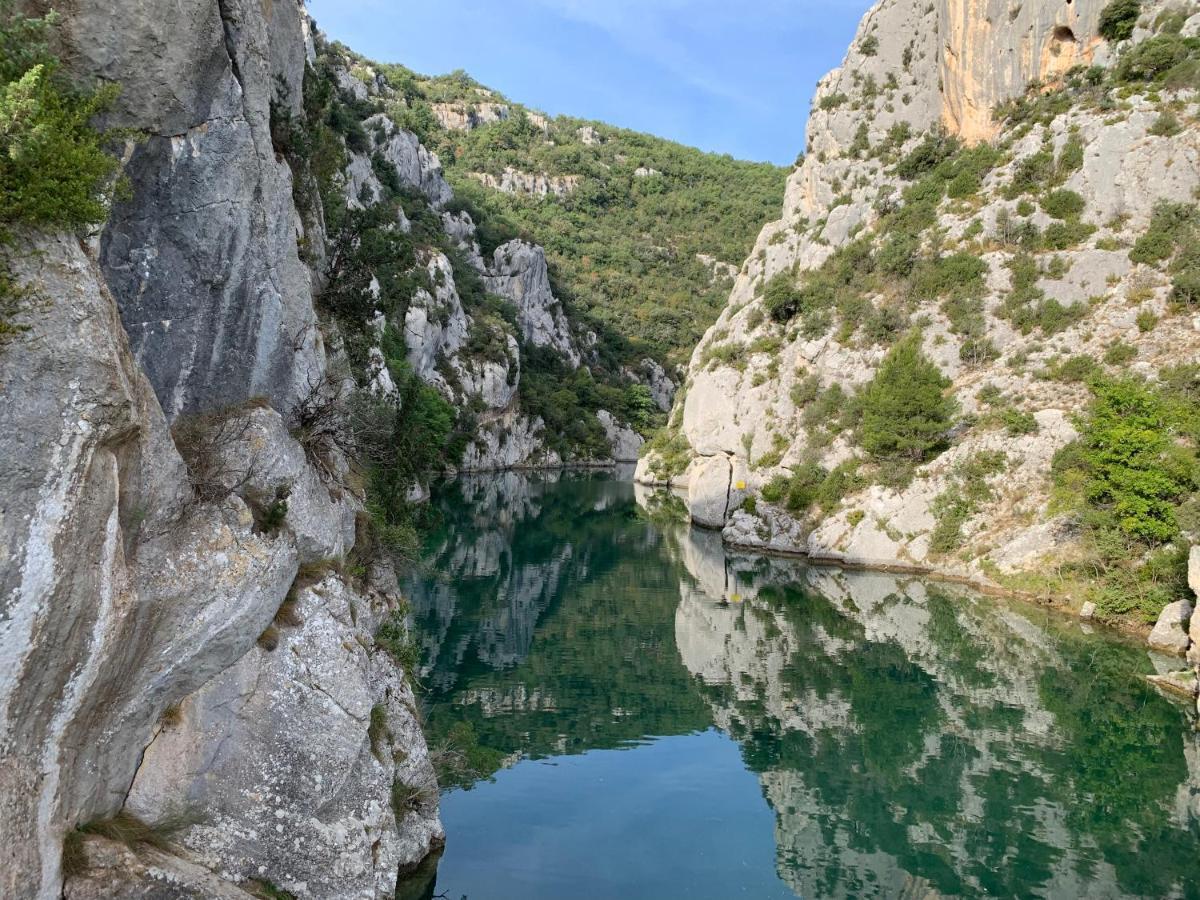 Votre Cocon En Pierre Et Son Spa En Option Gite Le Repos Des Chenes Регюс Экстерьер фото